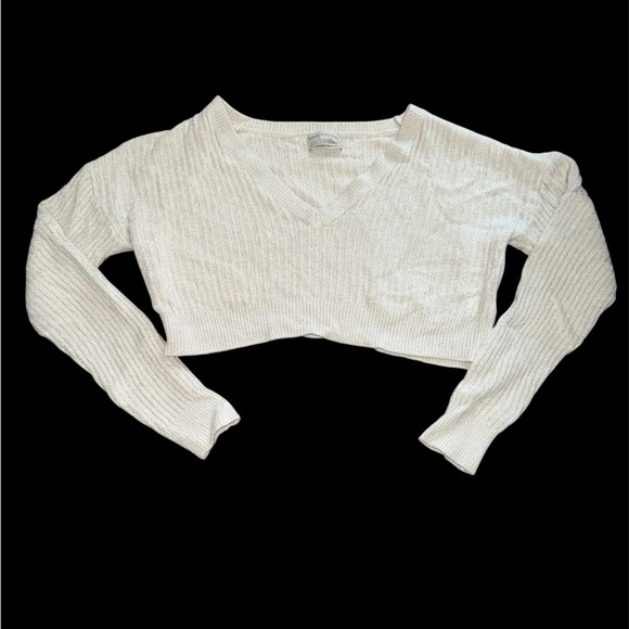 Urban Outfitters V-Neck Cropped Sweater - Picture 1 of 2